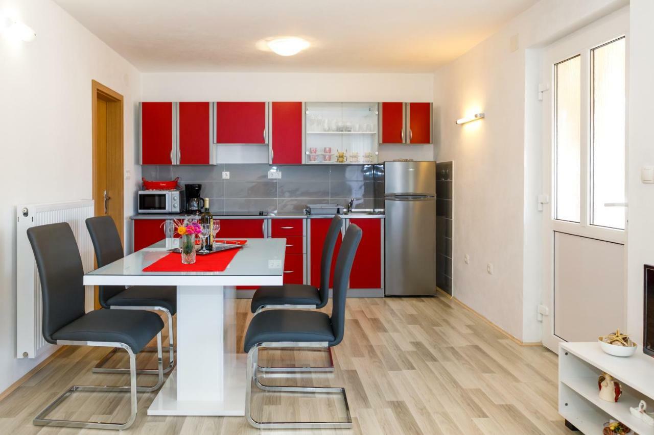 Apartman Dobrila Vrh  Екстер'єр фото