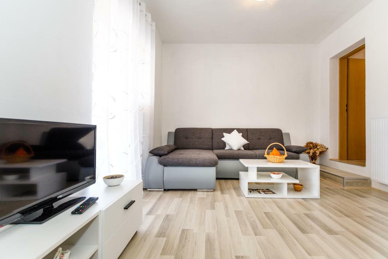 Apartman Dobrila Vrh  Екстер'єр фото